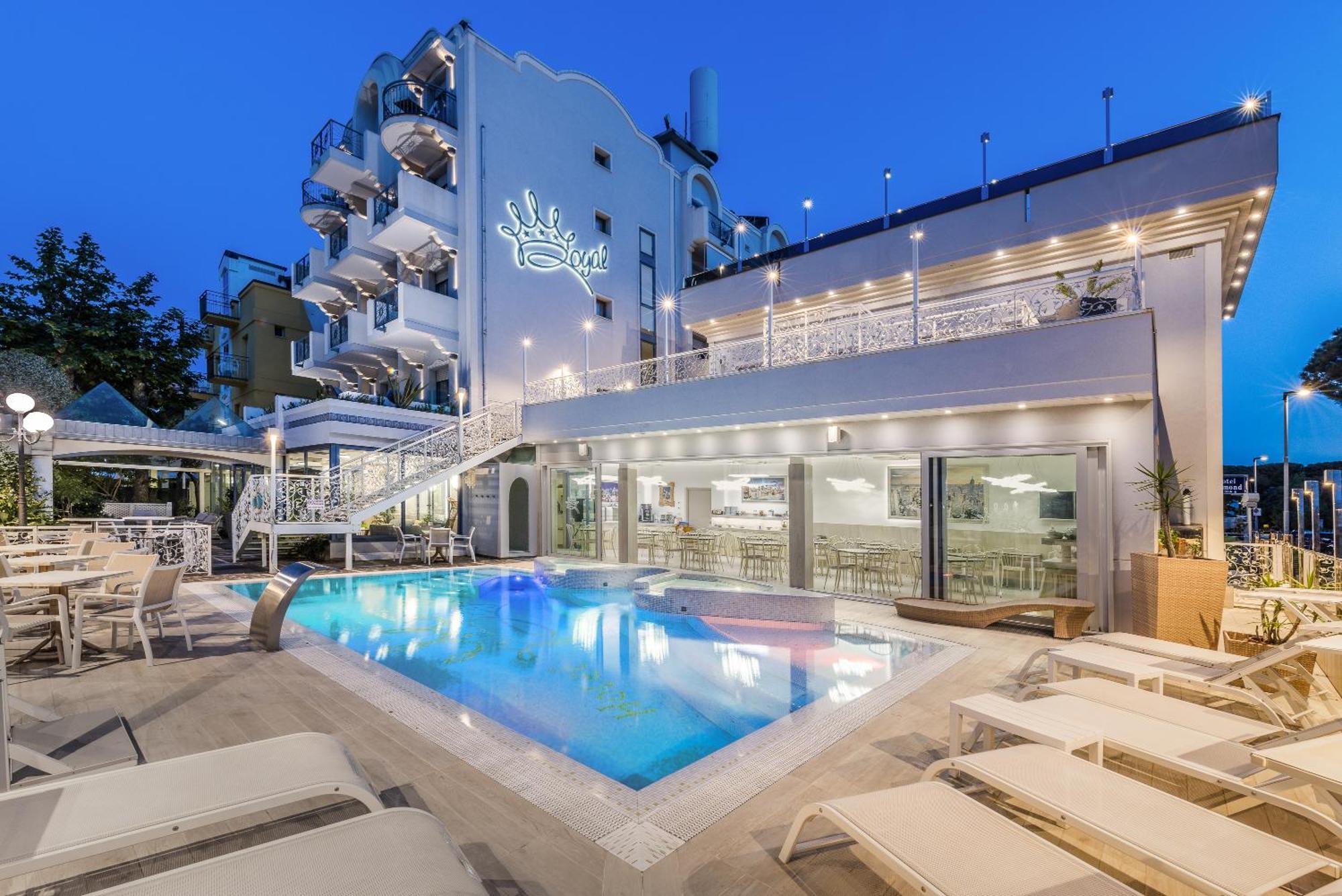 Royal Boutique Hotel Riccione Buitenkant foto