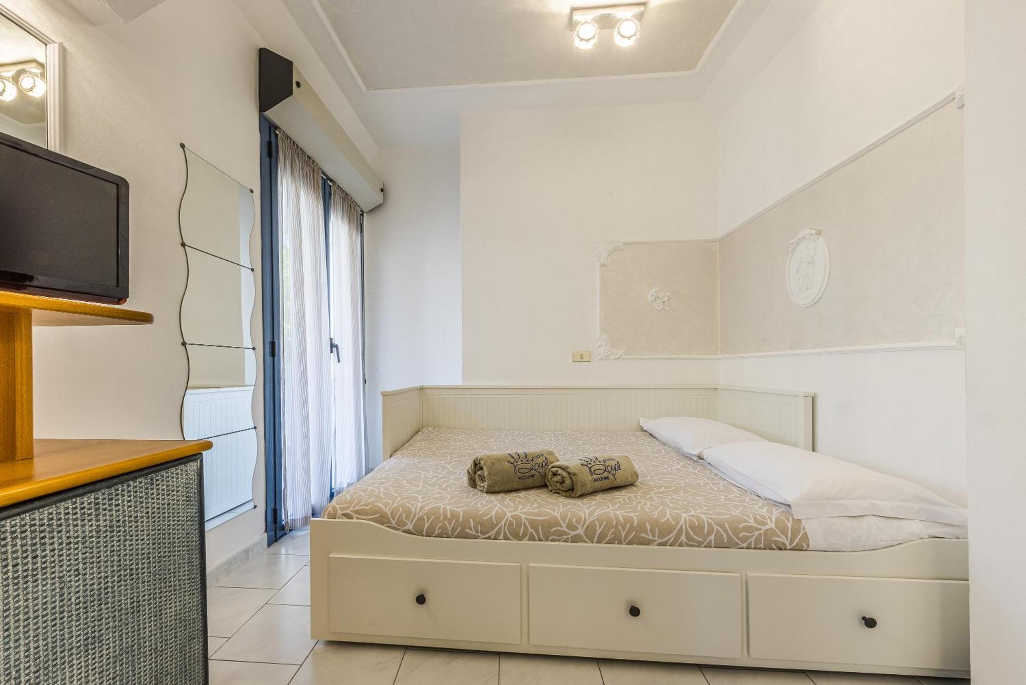 Royal Boutique Hotel Riccione Buitenkant foto