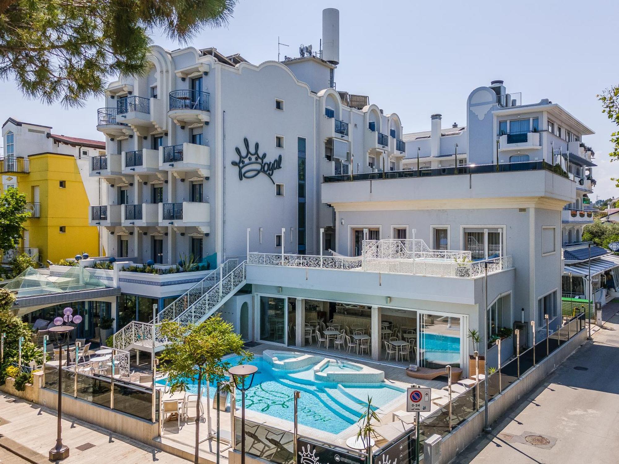 Royal Boutique Hotel Riccione Buitenkant foto