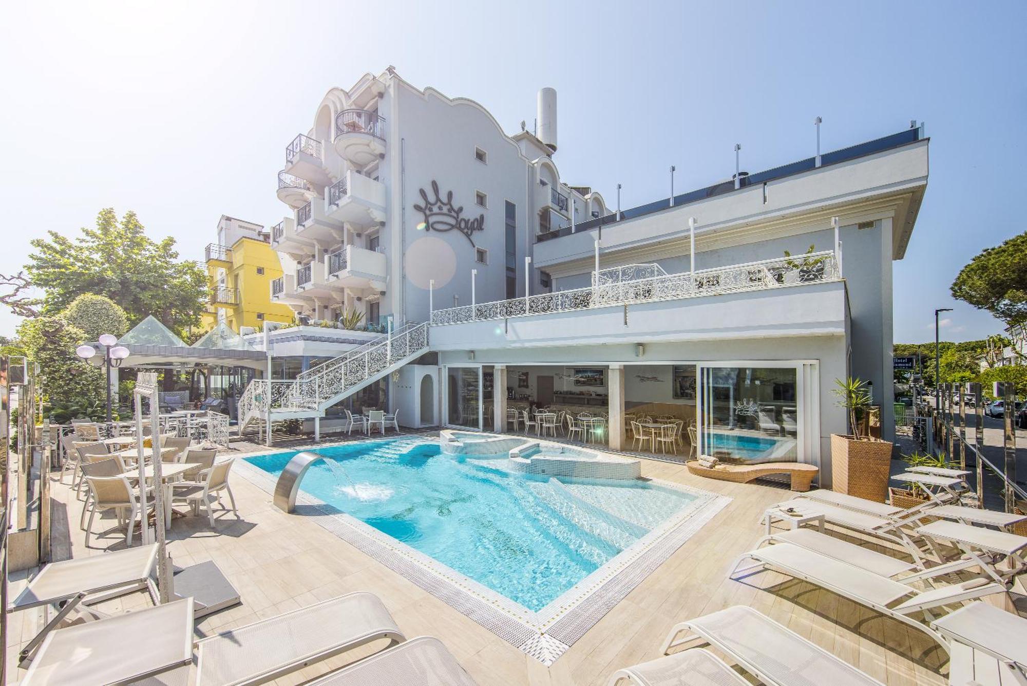 Royal Boutique Hotel Riccione Buitenkant foto