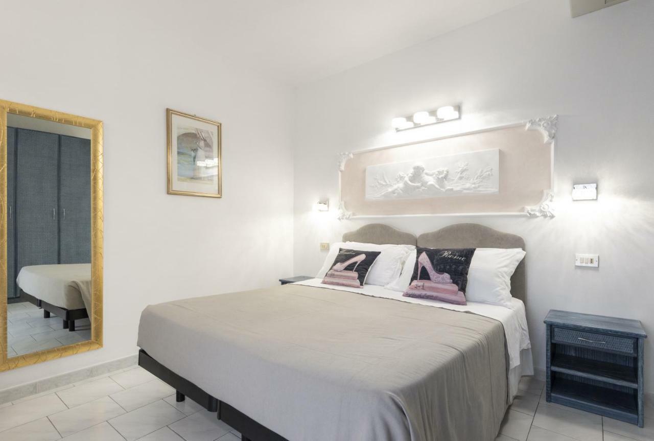 Royal Boutique Hotel Riccione Buitenkant foto