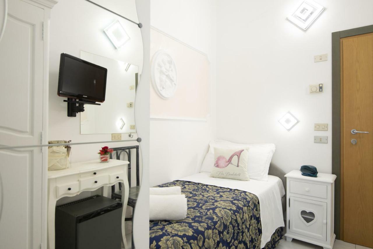 Royal Boutique Hotel Riccione Buitenkant foto